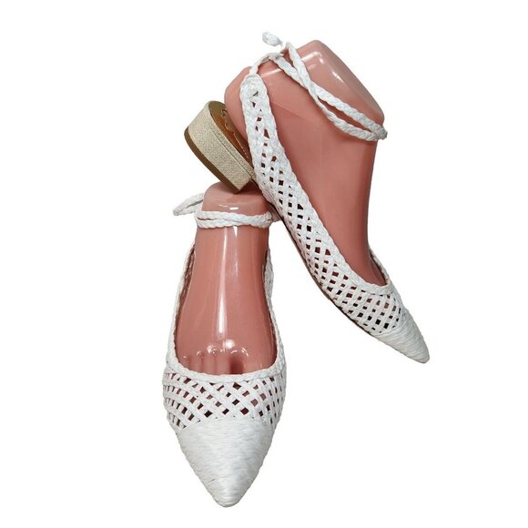 ANTONIO MELANI Shoes - Antonio Melani Jennifer Sumko  Women's Size 6 Lace Up Sling back White Flats 274